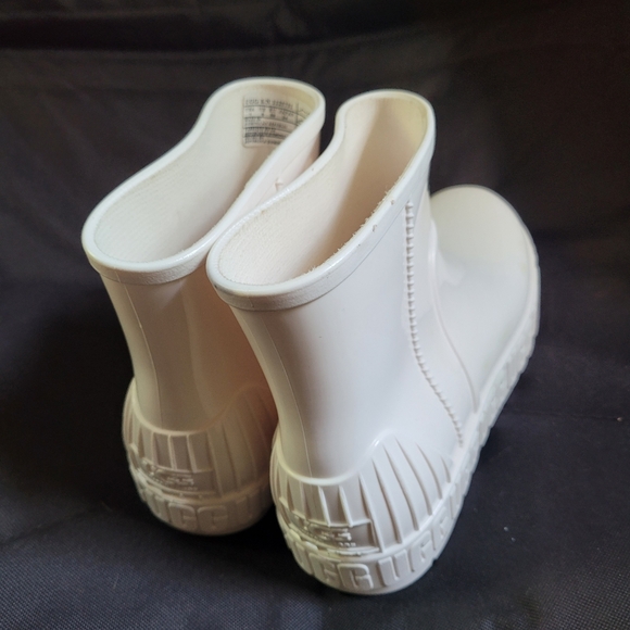 UGG Drizlita Rain Boots - Picture 2 of 4